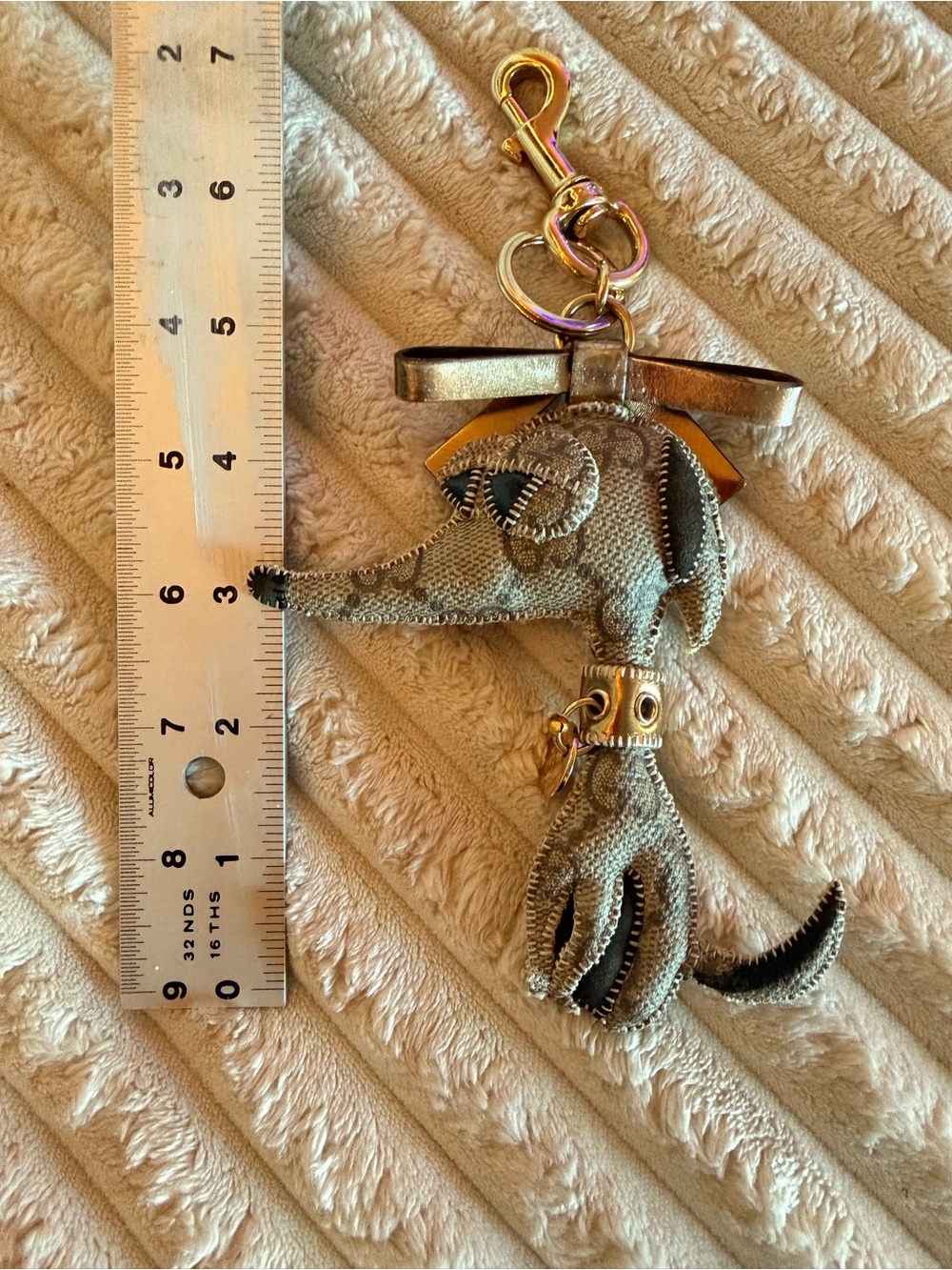 Gucci Gold and Brown Leather Dog Keyring Charm - Picture 10 of 10